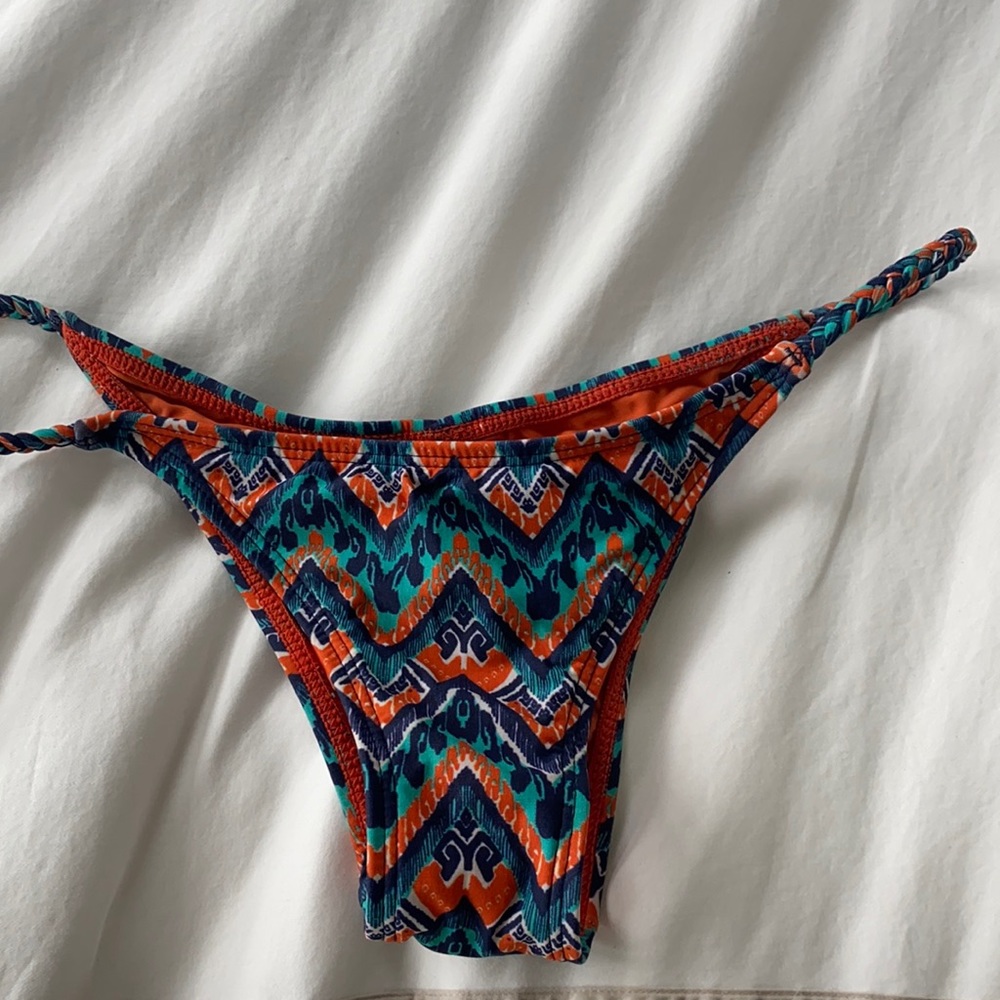 Sofia by Vix orange pattern Brazilian bottom